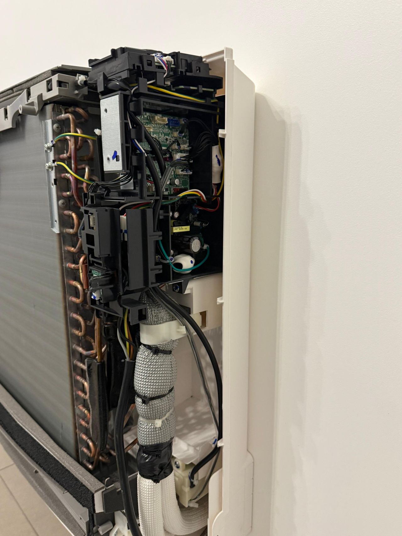 Intervention technique - Maintenance PAC Daikin - Montesson (78) Intervention technique - Maintenance PAC Daikin - Montesson (78)