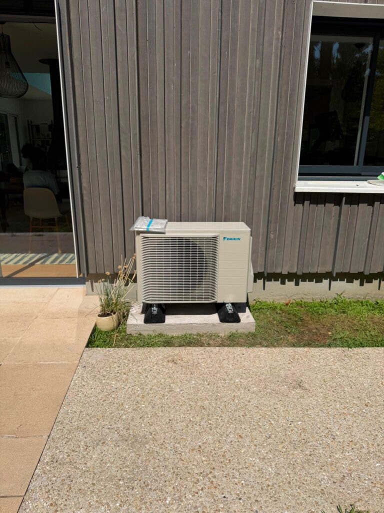 Climatisation réversible dans une demeure de prestige à Maisons-Laffitte